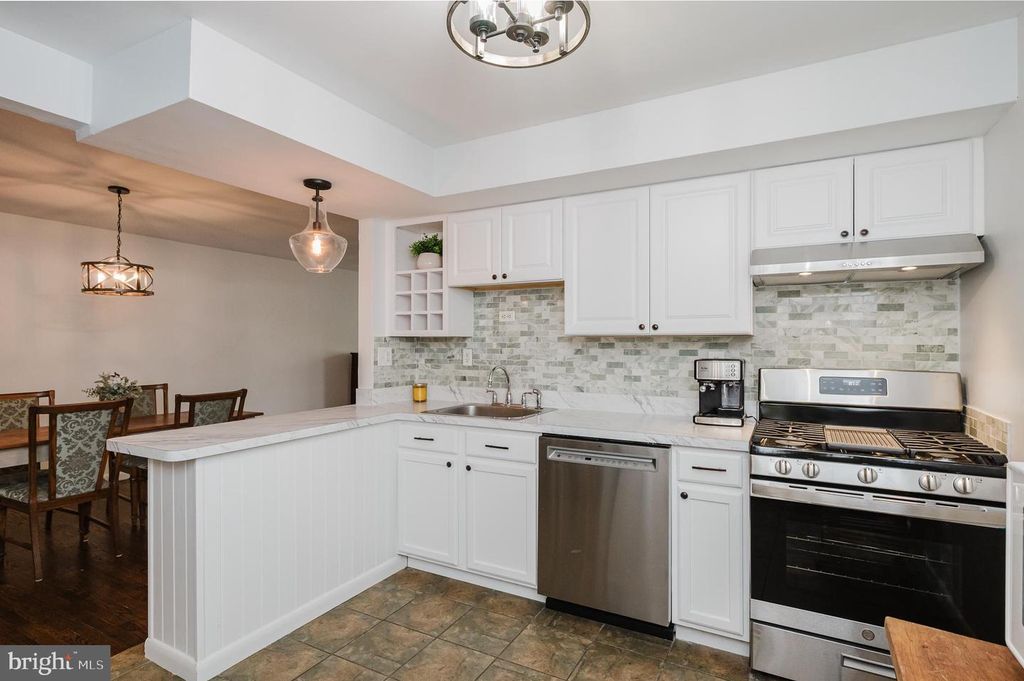 Image 16 of property listing at 1013 TRICKLING BROOK RD, Cockeysville, MD 21030