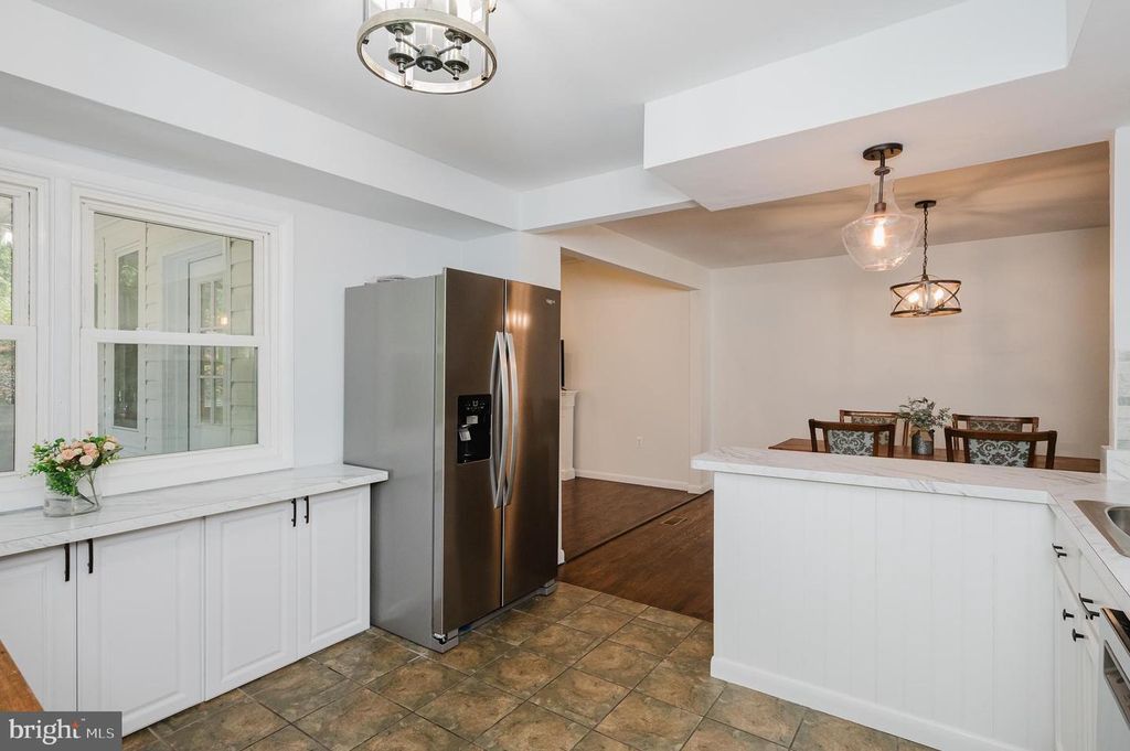 Image 17 of property listing at 1013 TRICKLING BROOK RD, Cockeysville, MD 21030