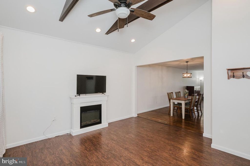 Image 21 of property listing at 1013 TRICKLING BROOK RD, Cockeysville, MD 21030