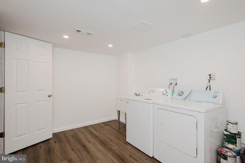 Image 38 of property listing at 1013 TRICKLING BROOK RD, Cockeysville, MD 21030