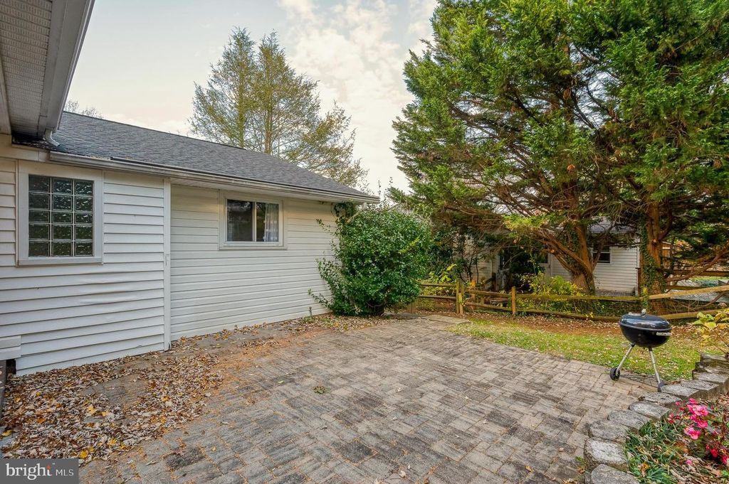 Image 47 of property listing at 1013 TRICKLING BROOK RD, Cockeysville, MD 21030