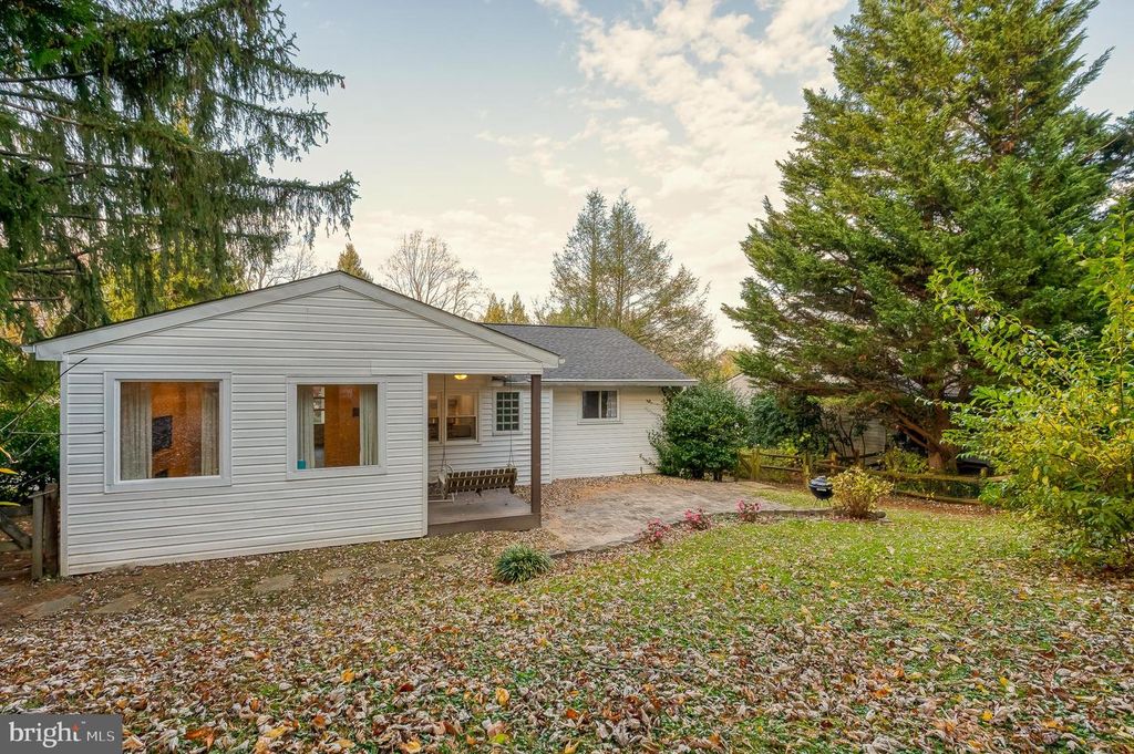 Image 50 of property listing at 1013 TRICKLING BROOK RD, Cockeysville, MD 21030