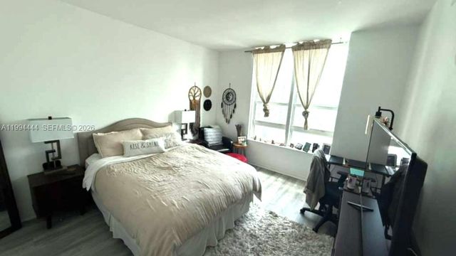 951 Brickell Ave 3002, Miami, FL 33131