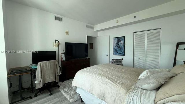 951 Brickell Ave 3002, Miami, FL 33131