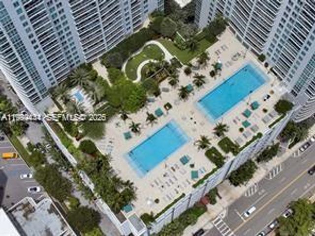 951 Brickell Ave 3002, Miami, FL 33131