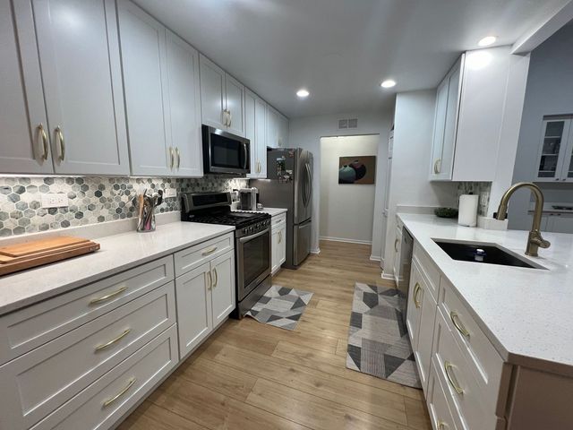 9808 Mill Drive W 2B, Palos Park, IL 60464