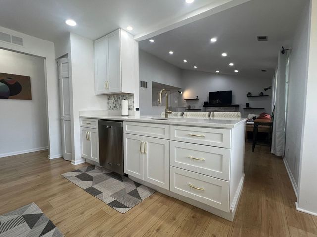 9808 Mill Drive W 2B, Palos Park, IL 60464