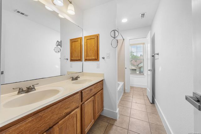 25314 BUNKER DR, San Antonio, TX 78260