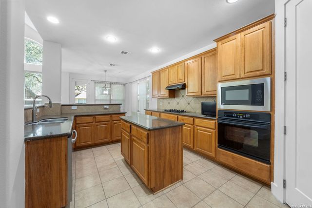 25314 BUNKER DR, San Antonio, TX 78260