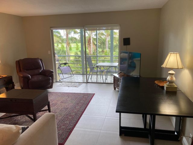 500 NE 14th Avenue NE 404, Hallandale Beach, FL 33009