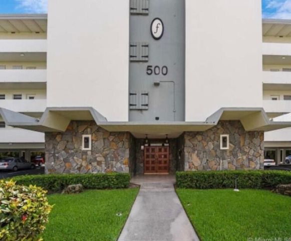 500 NE 14th Avenue NE 404, Hallandale Beach, FL 33009