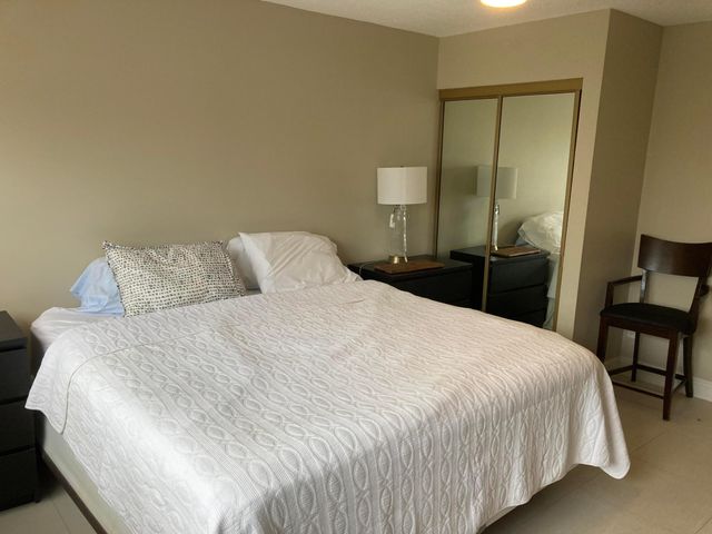 500 NE 14th Avenue NE 404, Hallandale Beach, FL 33009