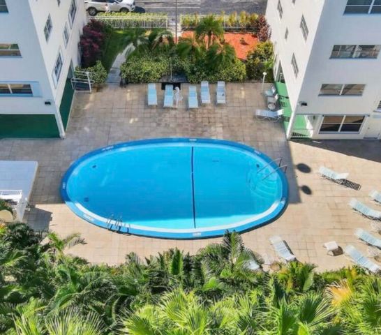 500 NE 14th Avenue NE 404, Hallandale Beach, FL 33009