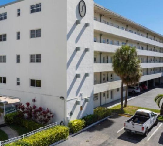 500 NE 14th Avenue NE 404, Hallandale Beach, FL 33009
