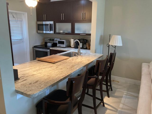 500 NE 14th Avenue NE 404, Hallandale Beach, FL 33009