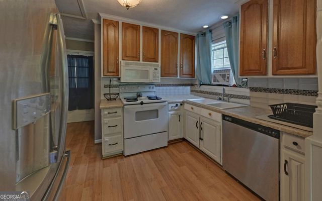 275 Sherwood Street, Toccoa, GA 30577