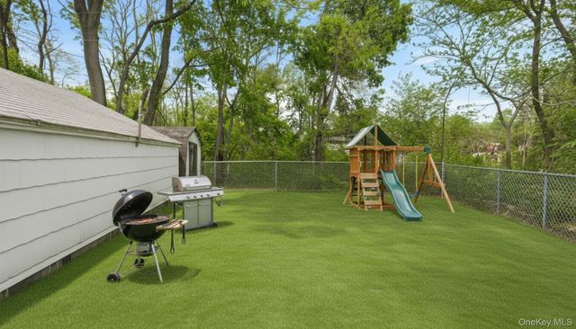 15 Vernon Terrace, Poughkeepsie, NY 12601