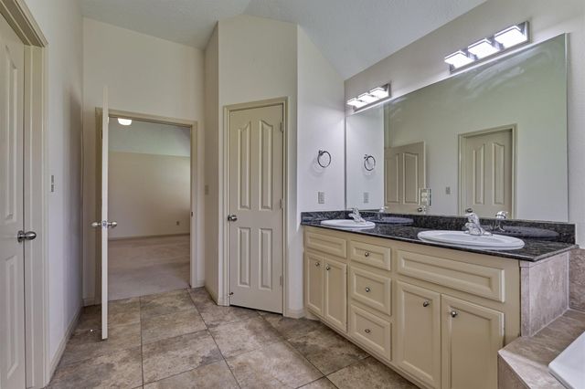 13511 Summer Hill Drive, Montgomery, TX 77356