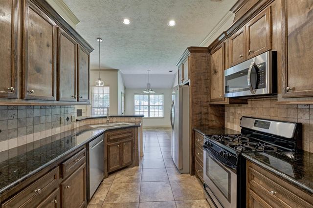 13511 Summer Hill Drive, Montgomery, TX 77356