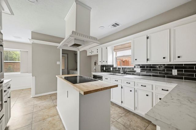 12447 Oak Park Drive, Houston, TX 77070