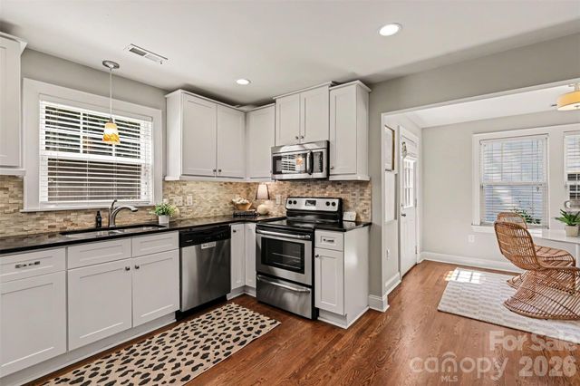 2612 Roslyn Avenue, Charlotte, NC 28208