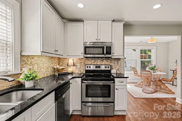 2612 Roslyn Avenue, Charlotte, NC 28208