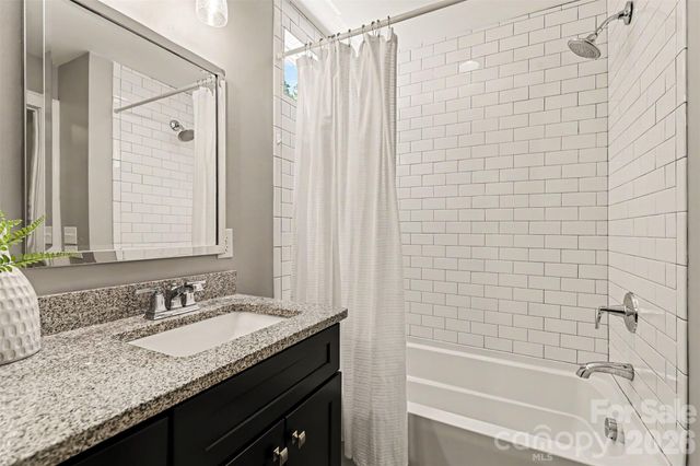 2612 Roslyn Avenue, Charlotte, NC 28208