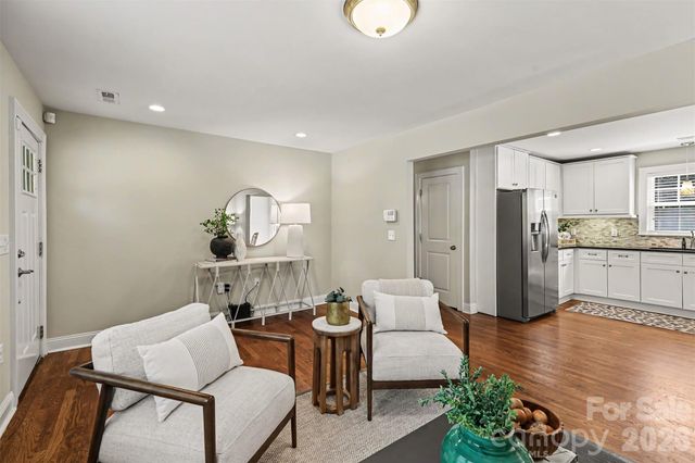 2612 Roslyn Avenue, Charlotte, NC 28208