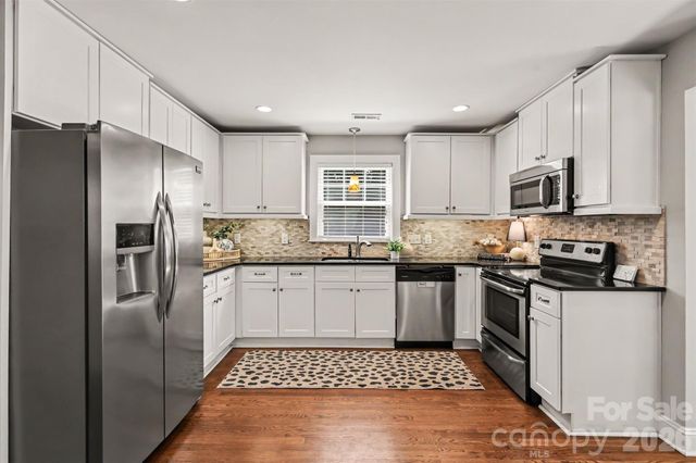 2612 Roslyn Avenue, Charlotte, NC 28208