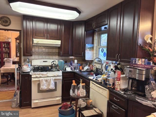 36 BRIDGE DR, Turnersville, NJ 08012