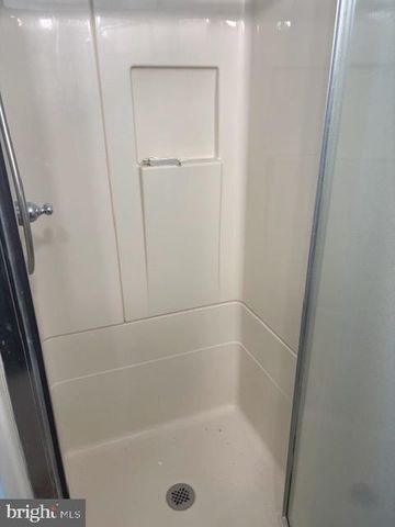 36 BRIDGE DR, Turnersville, NJ 08012