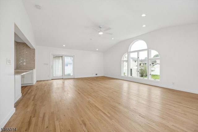 52 Huemmer Ter, Clifton City, NJ 07013