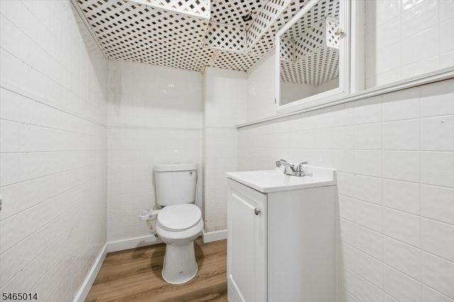 52 Huemmer Ter, Clifton City, NJ 07013