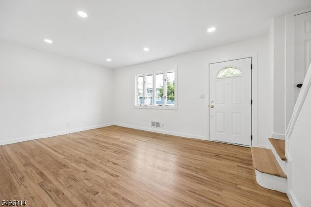 52 Huemmer Ter, Clifton City, NJ 07013