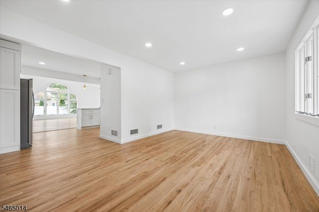 52 Huemmer Ter, Clifton City, NJ 07013