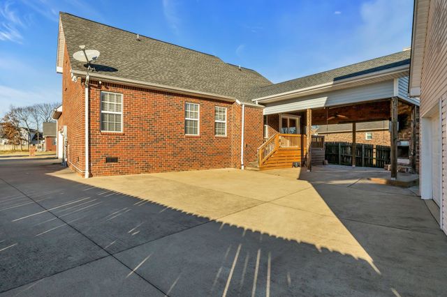 1017 Crystal Bear Trl, Murfreesboro, TN 37128