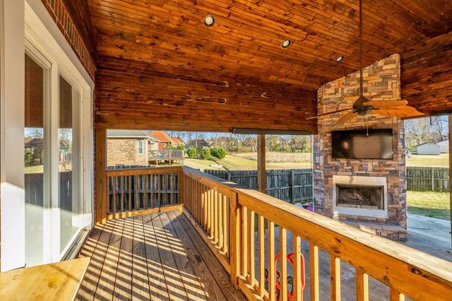 1017 Crystal Bear Trl, Murfreesboro, TN 37128