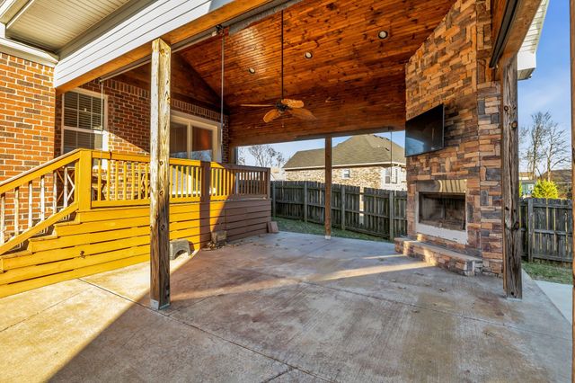 1017 Crystal Bear Trl, Murfreesboro, TN 37128