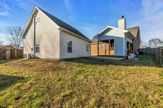 1017 Crystal Bear Trl, Murfreesboro, TN 37128