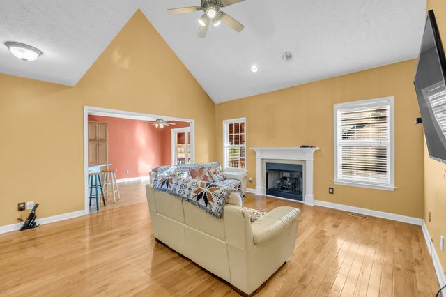 1017 Crystal Bear Trl, Murfreesboro, TN 37128