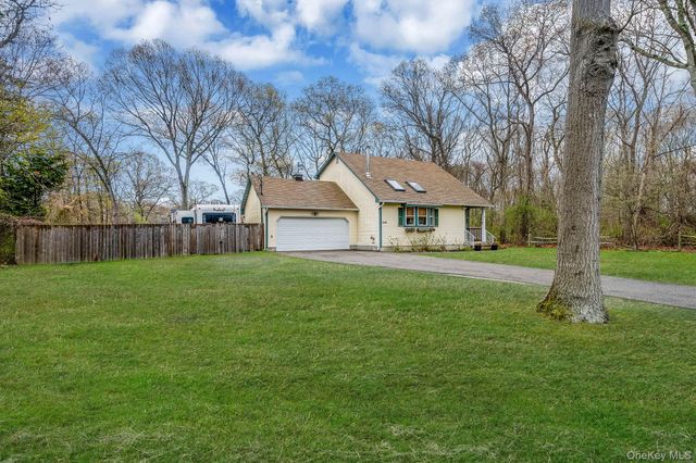 248 Revilo Avenue, Shirley, NY 11967