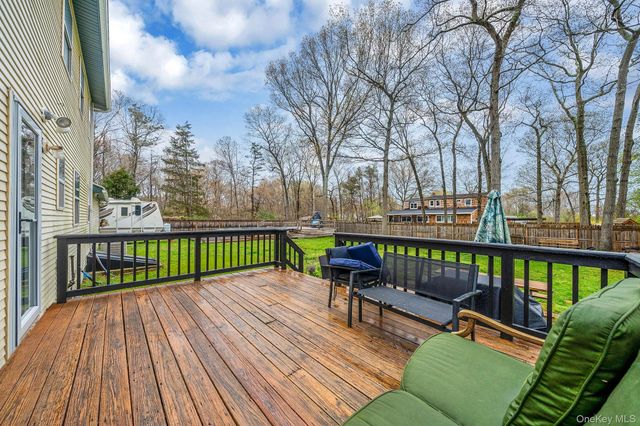 248 Revilo Avenue, Shirley, NY 11967