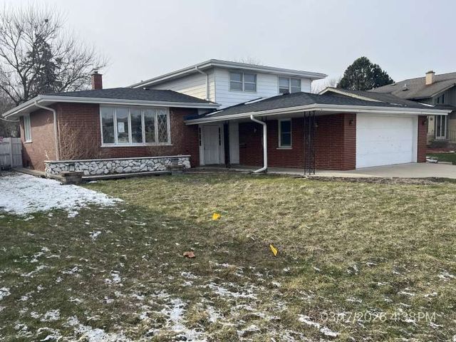 9128 S Komensky Avenue, Oak Lawn, IL 60453