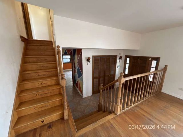 9128 S Komensky Avenue, Oak Lawn, IL 60453