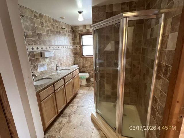 9128 S Komensky Avenue, Oak Lawn, IL 60453