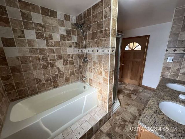 9128 S Komensky Avenue, Oak Lawn, IL 60453