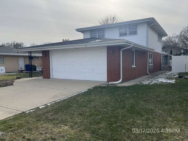 9128 S Komensky Avenue, Oak Lawn, IL 60453