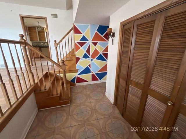 9128 S Komensky Avenue, Oak Lawn, IL 60453