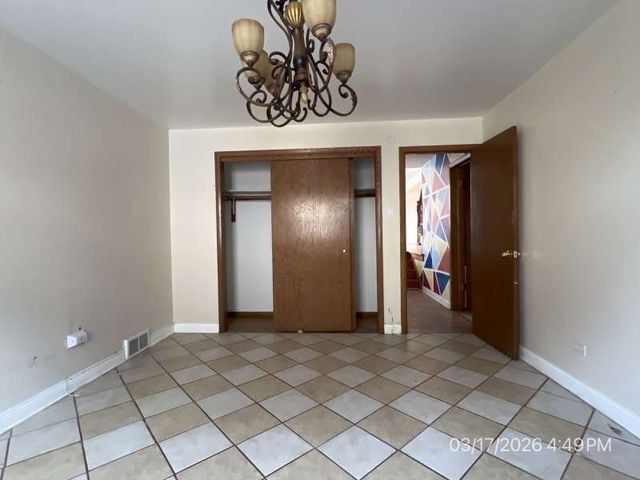 9128 S Komensky Avenue, Oak Lawn, IL 60453