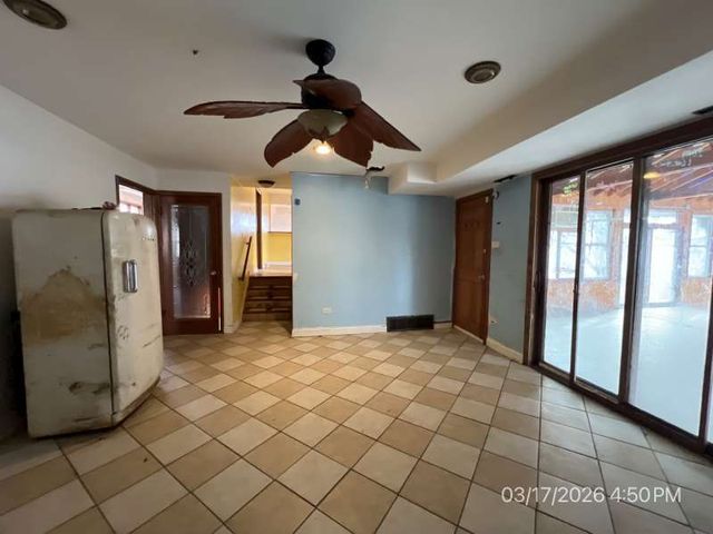 9128 S Komensky Avenue, Oak Lawn, IL 60453